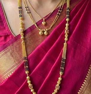 गळ्यात मंगळसूत्र, सौभाग्याची खूण! १२ ट्रेंडी डिझाईन्स, छोट्या आणि मोठ्या मंगळसुत्रांचा सुंदर सेट