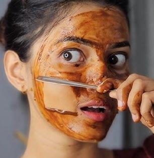 आठवड्यातून २ वेळा चेहऱ्याला लावा 'हा' लेप, सुरकुत्या न येता पन्नाशीतही त्वचा राहील टाईट, सुंदर
