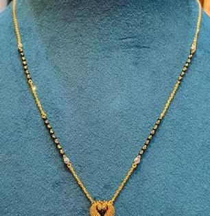 Akshaya Tritiya 2026 : रोजच्या वापरासाठी घ्या ५ ग्रॅमचे नाजूक मंगळसूत्र; १० लाईटवेट डिझाईन्स, उठून दिसेल मंगळसूत्र