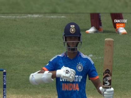   WI vs IND 2023, 4th T20I India won by 9 wickets and 18 balls to spare, Yashasvi Jaiswal and Shubman Gill put on a historic partnership of 165 runs  | IND vs WI : यशस्वी भवः गिल-जैस्वालच्या 'ऐतिहासिक' भागीदारीमुळे भारताचा विजय; रविवारी 'फायनल'