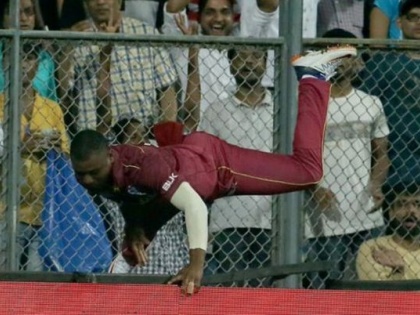 India vs West Indies: West Indies big shock; Evin Lewis is flown straight to the hospital for serious injuries | India vs West Indies : वेस्ट इंडिजला मोठा धक्का; गंभीर दुखापतीमुळे लुईस थेट हॉस्पिटलमध्ये दाखल