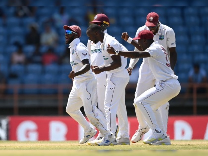West Indies crushed England by 10 wickets in the third and final cricket Test on Sunday to win the series 1-0 | West Indies crushed England : वेस्ट इंडिजने इतिहास घडवला, ४.५ षटकांत इंग्लंडवर १० विकेट्स राखून विजय मिळवला