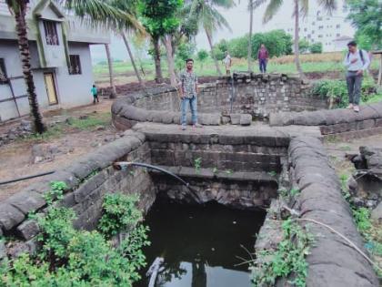 Key-shaped Peshwa well in Vijayanagar, Sangli | सांगलीत विजयनगरमध्ये किल्लीच्या आकाराची पेशवेकालीन विहीर