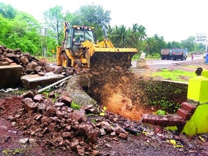 The dangerous well was finally extinguished, avoiding potential danger | धोकादायक विहीर अखेर बुजविली, संभाव्य धोका टळला