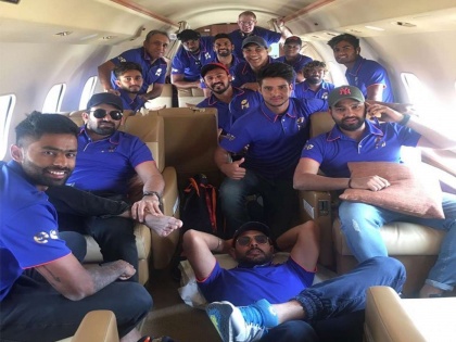 IPL 2019: Mumbai Indians's winning lap begins | IPL 2019 : मुंबई इंडियन्सच्या मिरवणूकीला पुणेरी साज, ढोल-ताश्यांच्या गजरात झाली सुरुवात
