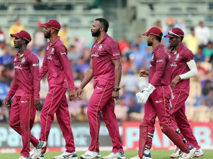 India vs West Indies, 1st ODI: West Indies players fined 80% of match fee for slow over-rate | India vs West Indies: टीम इंडियाला नमवणाऱ्या विंडीज संघाला दंड, जाणून घ्या कारण 