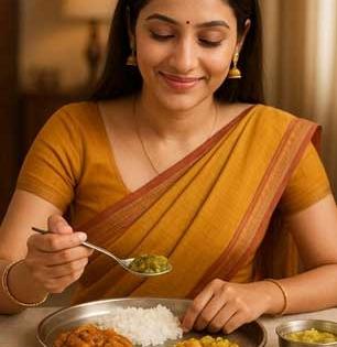 हिवाळ्यात रात्री किती वाजता जेवणे योग्य? पाहा योग्य वेळ आणि नेमकं कारण