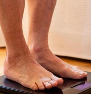 हिवाळ्यात काही लोकांचं वजन का वाढतं? जाणून घ्या कारणे आणि उपाय!