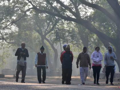 Put on your raincoats and take off your sweaters The cold in the pune city increased | Pune Winter News: पुणेकरांनो रेनकोट ठेवा अन् स्वेटर काढा; शहरातील थंडीचा कडाका वाढला