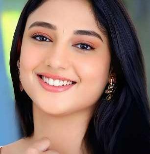 हिवाळ्यात रात्री त्वचेला लावा ६ गोष्टी, सकाळी चेहऱ्यावर येईल तेज, कोरडी-निस्तेज त्वचा दिसेल सुंदर