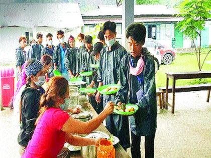 ‘Community Kitchen!’ For those warriors for the Corona Warriors in ‘Lockdown’. | ‘लॉकडाऊन’मध्ये कोरोना योद्ध्यांसाठी त्या रणरागिणींचे ‘कम्युनिटी किचन!’