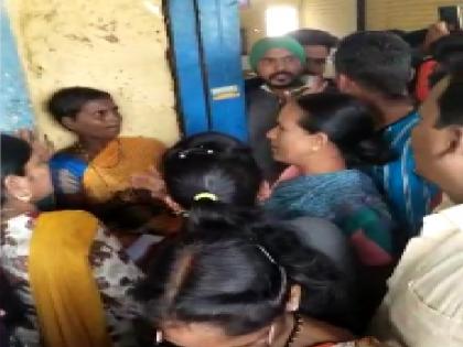 Rukdi woman in Kolhapur was beaten and taken into custody by the police on suspicion of abducting children | मुले पळवण्याच्या संशयावरुन कोल्हापुरातील रुकडीत महिलेस मारहाण, पोलिसांनी घेतले ताब्यात