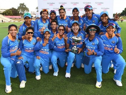 Indian women team fabulous performance in last four year, credit goes to team effort | बादल पे पांव है... भारतीय महिला संघाचा 'जोश' कसा?... Vey Very High 