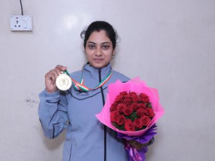 Smita in khaki uniform resounds in the wrestling arena | Women's Day Special: खाकी वर्दीतील 'स्मिता' गाजवते कुस्तीचा आखाडा