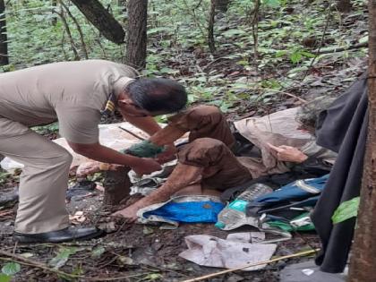 A foreign woman was chained in a dense forest in Sawantwadi Sindhudurg | Sindhudurg: घनदाट जंगलात विदेशी महिलेला साखळदंडाने बांधून ठेवले, गुराख्यामुळे उघडकीस आली घटना 