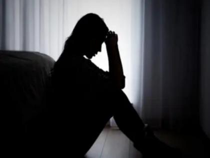 Threat to break up marriage by making photo viral; Tired of harassment, young woman takes extreme step | फोटो व्हायरल करून लग्न मोडण्याची धमकी; छळाला कंटाळून तरुणीने उचलले टोकाचे पाऊल Threat to break up marriage by making photo viral; Tired of harassment, young woman takes extreme step | फोटो व्हायरल करून लग्न मोडण्याची धमकी; छळाला कंटाळून तरुणीने उचलले टोकाचे पाऊल