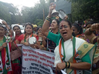 NCP protest against women violence | महिलांवरील वाढत्या अत्याचाराविरोधात राष्ट्रवादीचा घंटानाद