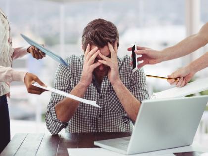 Work more, but also pay more; Increasing work is having a negative impact on living | अधिक काम करतो, पण मोबदलाही द्या; वाढत्या कामामुळे होतोय जगण्यावर नकारात्मक परिणाम Work more, but also pay more; Increasing work is having a negative impact on living | अधिक काम करतो, पण मोबदलाही द्या; वाढत्या कामामुळे होतोय जगण्यावर नकारात्मक परिणाम