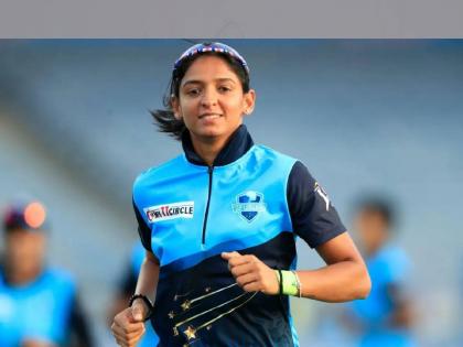 WPL Auction 2023 Live : India's Harmanpreet Kaur sold to Mumbai Indians for Rs 1.8 crores, Ashleigh Gardner sold to Gujarat Giants at 3.20cr. | WPL Auction 2023 Live : १.८० कोटींत हरमनप्रीत कौर Mumbai Indiansच्या ताफ्यात, गुजरात जायंट्सने ऑसी खेळाडूसाठी ३.२० कोटी मोजले