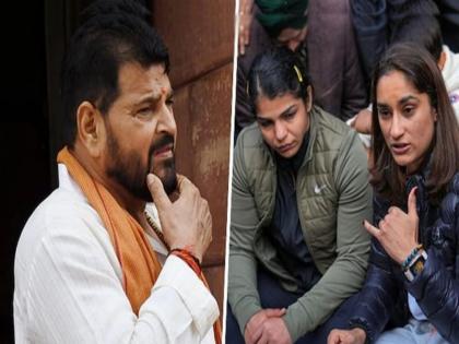 Wrestlers protesting in Delhi against WFI President Brijbhushan Singh, including 7 wrestlers including Bajrang Punia, Sakshi Malik and Vinesh Phogat, Singh has denied the allegations saying it was a political conspiracy | "मी राजीनामा द्यायला तयार पण..," ब्रिजभूषण सिंह यांनी आंदोलक पैलवानांसमोर ठेवली मोठी अट