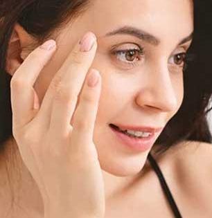 ये मुहँ और मसूर की दाल..! मसूर डाळ आणते चेहऱ्यावर ग्लो-डागही गायब-पाहा कसा करायचा फेसपॅक