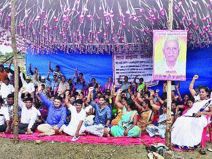 Javale, movement of Bamandongri village dwellers | जावळे, बामणडोंगरी ग्रामस्थांचे आंदोलन Javale, movement of Bamandongri village dwellers | जावळे, बामणडोंगरी ग्रामस्थांचे आंदोलन