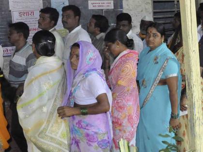 Nearly 85 percent voting in Nevha taluka | नेवासा तालुक्यात ८५ टक्के मतदान