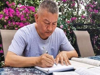 Chinese billionaire took the exam 26 times! | चिनी अब्जाधीशानं दिली २६ वेळा परीक्षा !