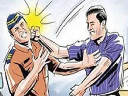 police Sub-inspector beaten over small dispute in nagpur | 'तक्रार का दिली' म्हणत चक्क पोलीस उपनिरीक्षकालाच मारहाण