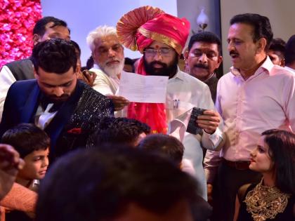 All raised eyebrows! Chief Minister Eknath Shinde attends Uddhav Thackeray Group MLA kishor darade son's wedding in Nashik after Supreme Court Verdict | सर्वांच्या भुवया उंचावल्या! सकाळी निकाल, सायंकाळी ठाकरे गटाच्या आमदार पुत्राच्या लग्नाला मुख्यमंत्री शिंदेंची हजेरी