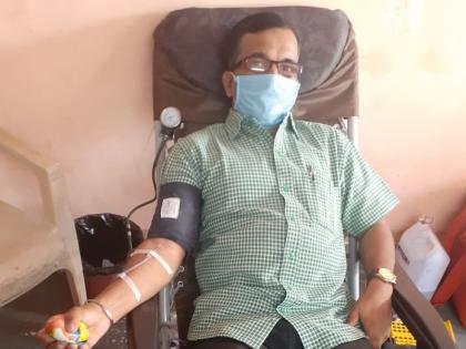 CoronaVirus Jogeshwari teacher hirave donated blood 29 times | सामाजिक जाणीव ठेवून २९ वेळा रक्तदान करणारे जोगेश्वरीचे