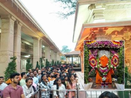 The vigil of Shri Mahalakshmi Jagadamba begins with Shringar Aarti | शृंगार आरतीने श्री महालक्ष्मी जगदंबेच्या जागरणास प्रारंभ