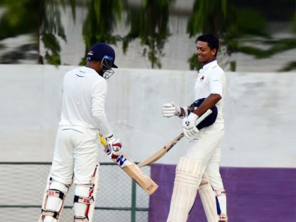 Yashasvi Jaiswal into the history books of Mumbai cricket; scored century in both innings for mumbai in Ranji Trophy  | Yashasvi Jaiswal ची ऐतिहासिक कामगिरी; सचिन तेंडुलकर, रोहित शर्मा, अजिंक्य रहाणेसारख्या दिग्गजांच्या पंक्तित पटकावले स्थान