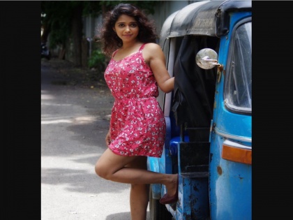 TV actress yashashri masurkar ditched her car for an autorickshaw | या अभिनेत्रीने कार विकून घेतलीय रिक्षा, रिक्षा चालवत जाते सगळीकडे, हे आहे कारण
