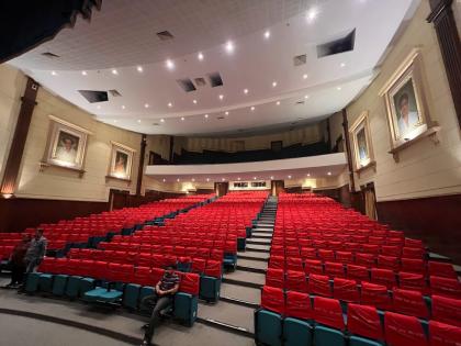 The curtain of Yashwant Natya Mandir will be opened on June 10! | १० जूनला उघडणार यशवंत नाट्य मंदिराचा पडदा!