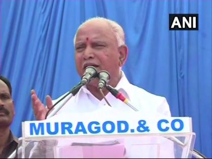 yeddyurappa advised people to tie hands and legs of the non voters and make them vote in favour of bjp candidate | मतदारांचे हात-पाय बांधून भाजपाला मतदान करायला सांगा - येडियुरप्पा