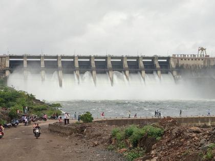 The ten doors of ‘Yeldari’ reopened; Heavy rains increased arrivals | ‘येलदरी’चे दहा दरवाजे पुन्हा उघडले; मुसळधार पावसाने आवक वाढली