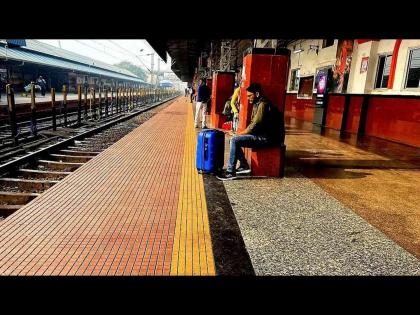 Yellow line on railway platform why know this reason | रेल्वे प्लॅटफॉर्मवर का बनवली जाते पिवळ्या रंगाची पट्टी? कारण वाचून व्हाल अवाक्...