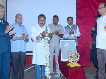 Various kinds of art presentations at the Departmental Youth Festival | सिंधुदुर्ग : विभागीय युवक महोत्सवात विविध कला प्रकारांचे सादरिकरण