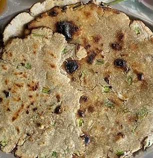 थंडीत बाजरीची भाकरी खा; हाडं होतील मजबूत- शुगर, वजनही कंट्रोलमध्ये राहील