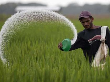 Anemometer use of urea fertilizer by farmers | शेतकऱ्यांकडून युरिया खताचा वारेमाप वापर