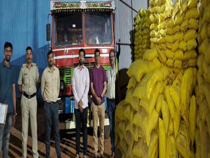 Use of agricultural urea for industries, 38 lakh urea seized in Kadegaon Sangli | Sangli: शेतीच्या युरियाचा इंडस्ट्रीजसाठी वापर, कडेगावमध्ये ३८ लाखांचा युरिया जप्त