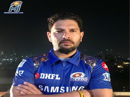 IPL 2019: Mumbai Indians’ Yuvraj Singh emulates MS Dhoni's ‘helicopter shot’ – Watch video | IPL 2019 : मुंबई इंडियन्सच्या ताफ्यात दाखल होताच युवीनं लगावला हेलिकॉप्टर शॉट्स, पाहा व्हिडीओ