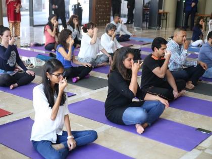 Government employees are allowed to do yogasanas in the office | कार्यालयात योगासनांची सरकारी कर्मचाऱ्यांना मुभा