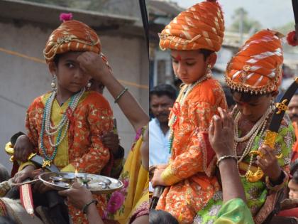 Shiv Sena and MNS Shiva Jayanti celebrations in Mira Bhayander | मीरा भाईंदरमध्ये शिवजयंती उत्साहात साजरी; शिवसेना, मनसेच्या वतीने ठिकठिकाणी शिवरायांना मानवंदना