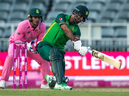 Fakhar Zaman's 193 not enough for Pakistan as series level | फखर झमानचे शतक व्यर्थ; दक्षिण आफ्रिकेची मालिकेत बरोबरी