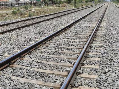 Three severely beaten, nine arrested; Act as not opposed to dualisation of Railway track | तिघांची जबर मारहाण, नऊ जणांना अटक; रेल्वे दुपदरीकरणाला विरोध करत नसल्याने कृत्य