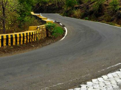 Zilla Parishad approved roads 'Hijack' by chief minister's scheme | जिल्हा परिषदेचे मंजूर रस्ते मुख्यमंत्री सडक योजनेत ‘हायजॅक’