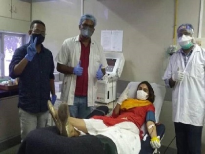 The corona released actress donated blood for plasma therapy TJL | कोरोना मुक्त झालेल्या या अभिनेत्रीने प्लाझ्मा थेरपीसाठी केले रक्तदान