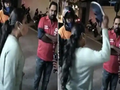 Woman hits Zomato delivery boy with shoe; Demand for action after video goes viral | महिलेची झोमॅटो डिलिव्हरी बॉयला बुटाने मारहाण; व्हिडिओ व्हायरल झाल्यानंतर कारवाईची मागणी